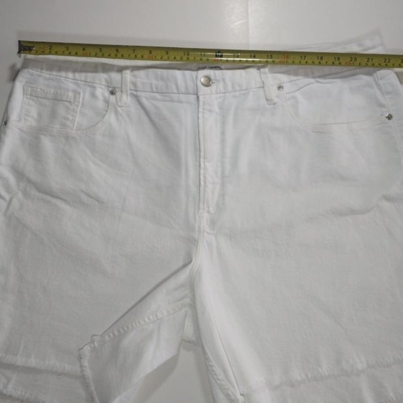 NWOT Good American 90s Icon Bermuda Shorts White raw hem denim US22 - Picture 14 of 14